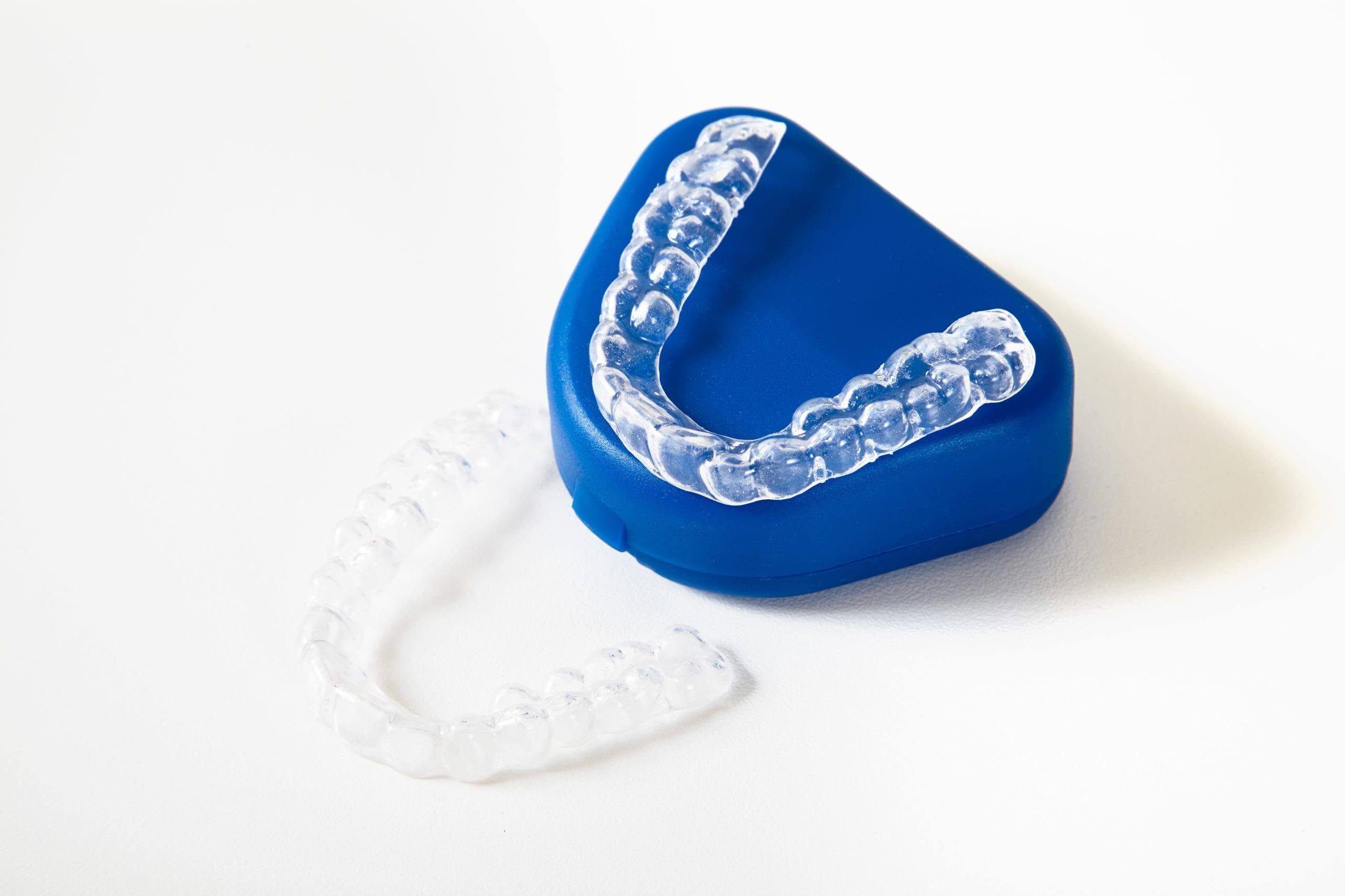 Invisalign Clear Braces - Kensington Court Clinic -Handsome man - Invisalign Lite